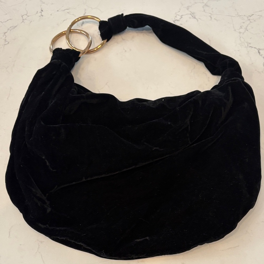 Cul-de-sac Black Velvet‎ Hobo Bag with Gold Rings - Picture 4 of 4